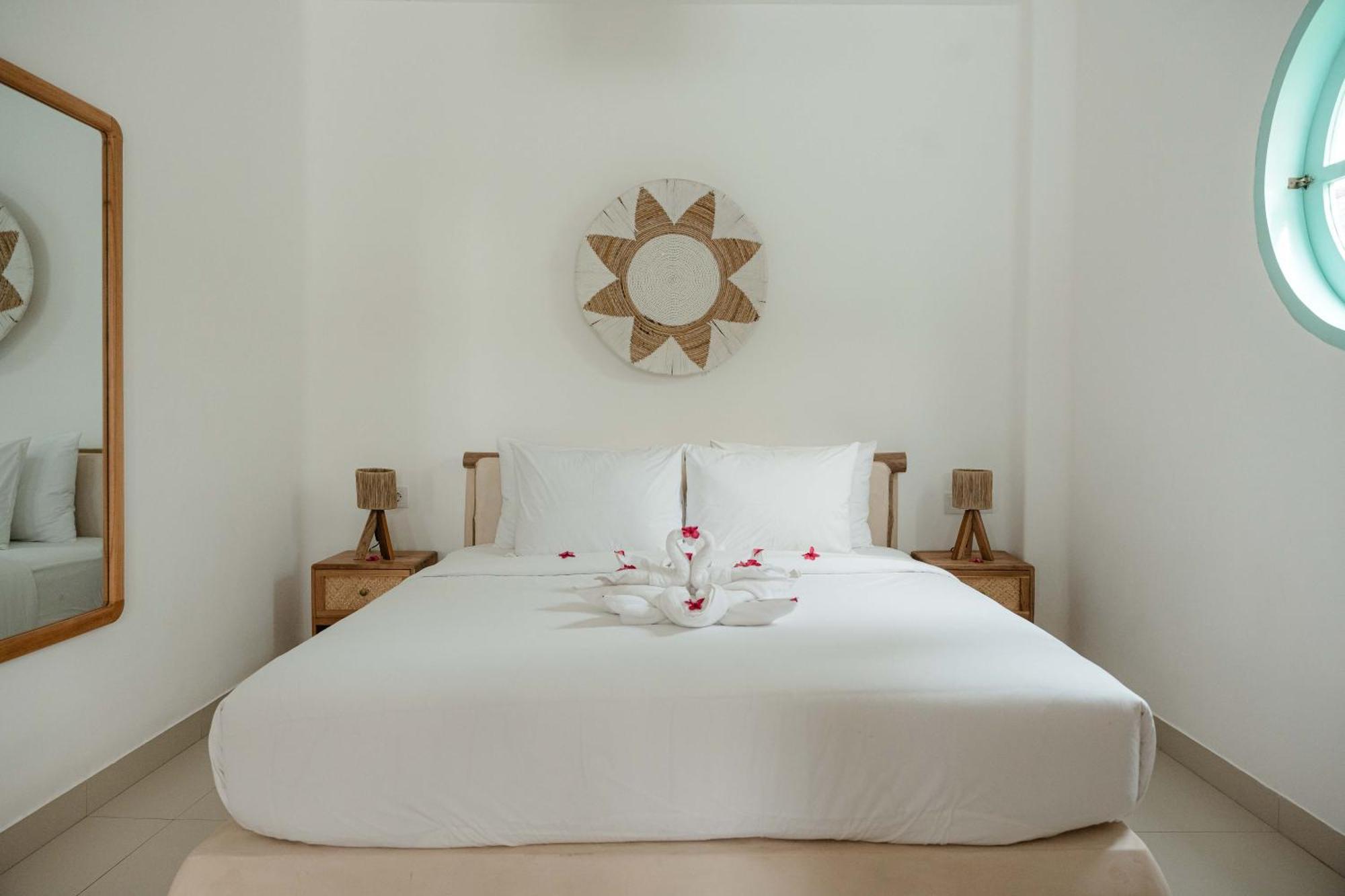 Quma Hotel กีลีตราวางัน ภายนอก รูปภาพ
