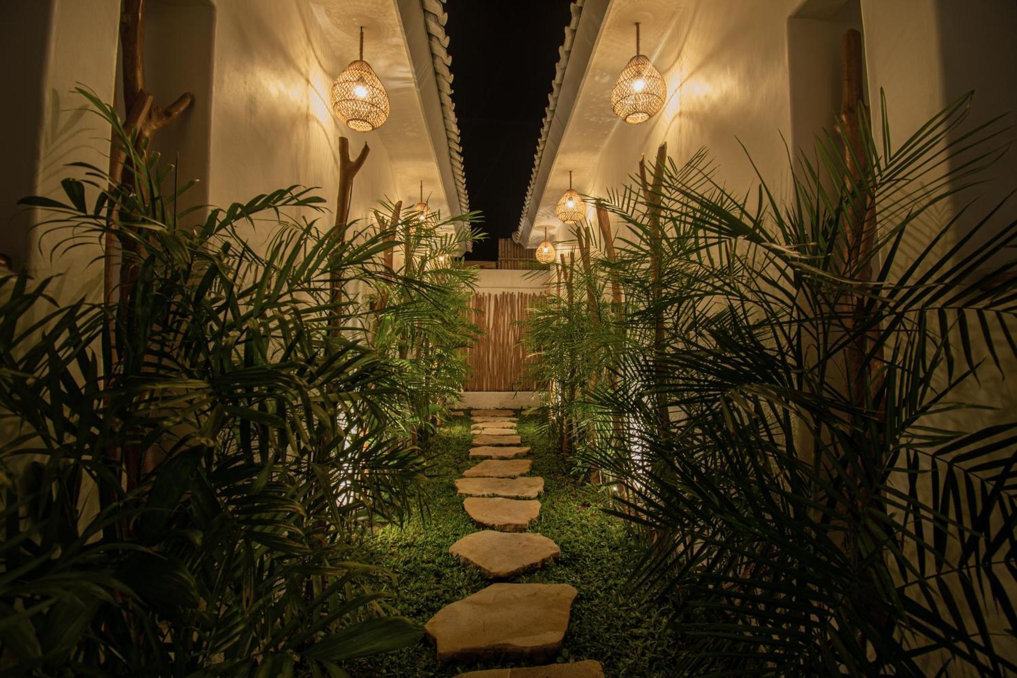 Quma Hotel กีลีตราวางัน ภายนอก รูปภาพ