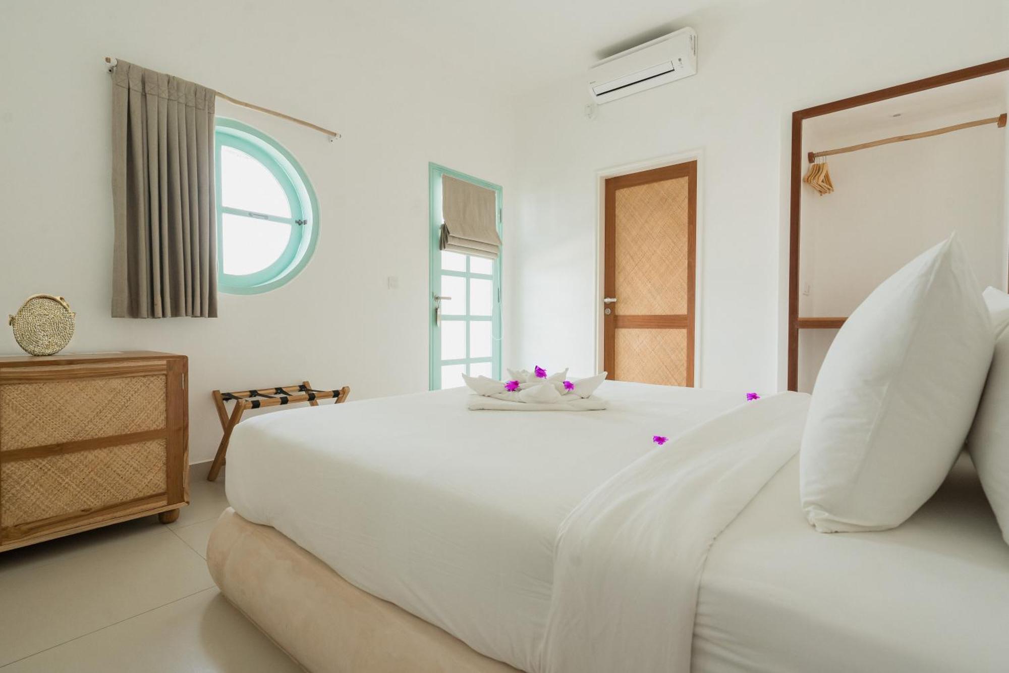 Quma Hotel กีลีตราวางัน ภายนอก รูปภาพ